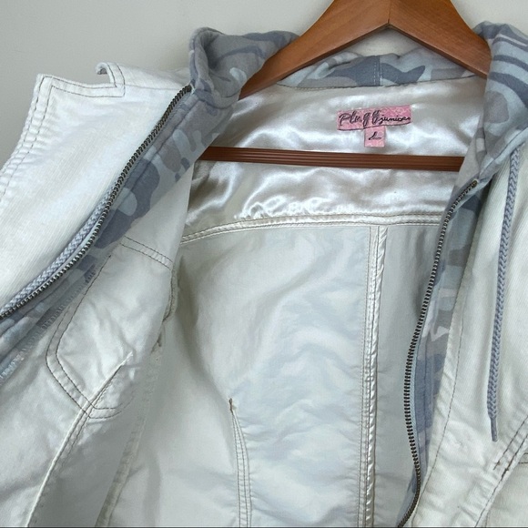 Plugg Juniors || Corduroy with Camo Hoodie; Size L - Picture 4 of 15